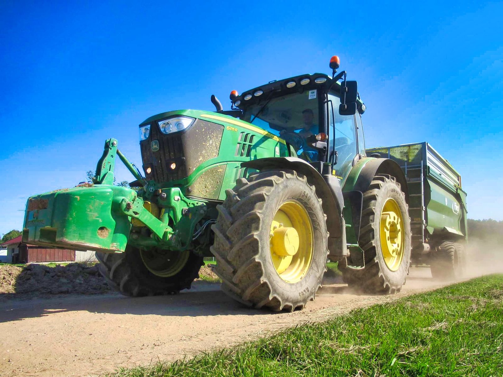 John Deere 6215R